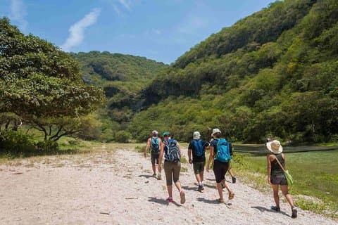 Hele dag wandeltocht naar de vallei in Dhofar Jarziz