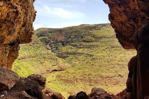 Escursione guidata privata di un'intera giornata alla grotta di Salalah Teeq