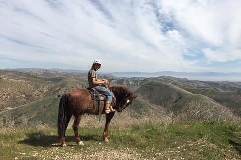 Experiencia de paseo a caballo por el sendero de flores silvestres de 2 horas en Agoura Hills
