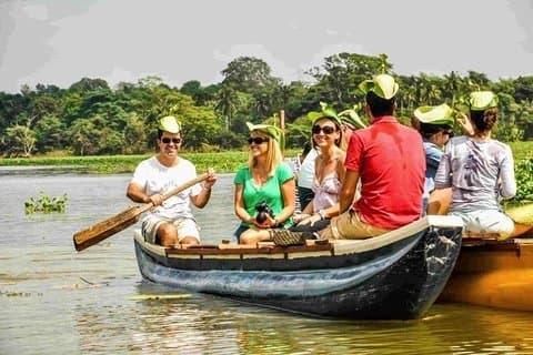 Liten gruppe Sigiriya Village Tour med typisk lunsj
