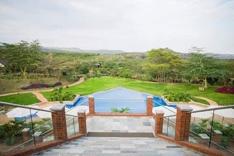 Mid-Range Lodge Safari da 4 giorni a Tarangire, Serengeti e Ngorongoro Crater.