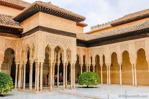 Private Alhambra palace tour including private guide and tickets