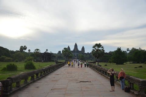 Para explorar Angkor Wat durante 3 días.