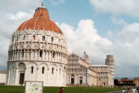 Livourne Port ShorExcursion: Pise et Lucca Lunch&WineTasting