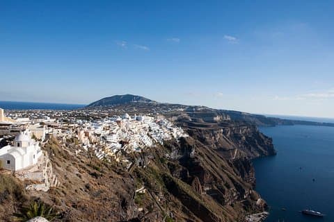 Besök höjdpunkterna på ön Santorini.