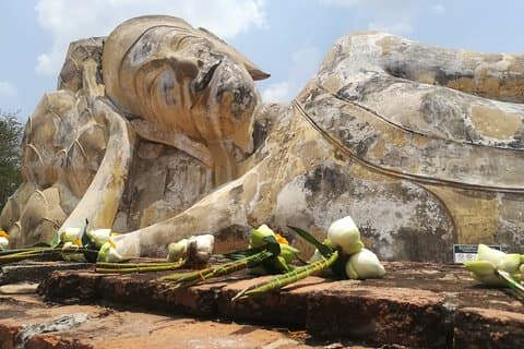 Explore the ancient capital Ayutthaya