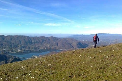 Hike Lake Castle and Good Food!