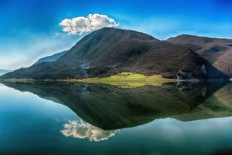 2 Tage: Den Gipfel erklimmen, den See mit dem Kajak erkunden, das Schloss besichtigen und das beste Essen genießen