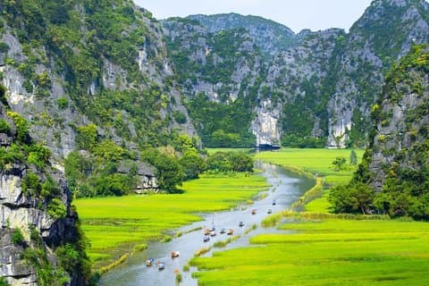 Visite privée de Ninh Binh: visite de la citadelle de Hoa Lu et de Tam Coc en bateau à vélo