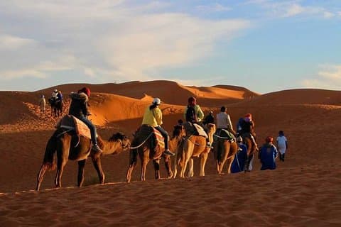 Kombinierte Tour: Atlasgebirge Trek und Sahara Desert 5 Tage Tour