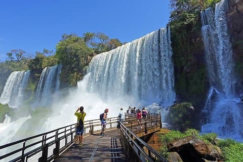 Tour privato premium di un'intera giornata alle Cascate dell'Iguazu + biglietto aereo Buenos Aires