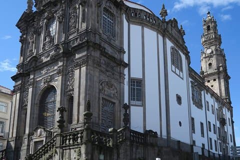 Traslado privado de regreso desde y hacia el aeropuerto de Oporto a Oporto