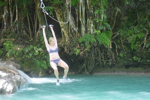 Excursão Private Blue Hole e Secret Falls Shore saindo de Montego Bay
