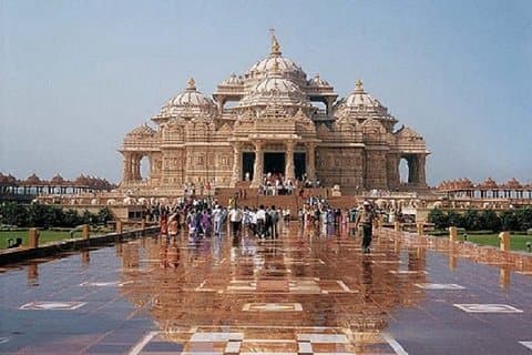 Taj Mahal Pilgrimage and Top Hill Station 10-Day India Tour