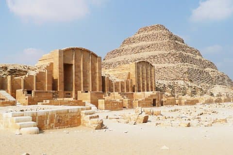 To-dages privat byrundtur i Kairo, Giza-pyramiderne og Saqqara + Lufthavnstransport