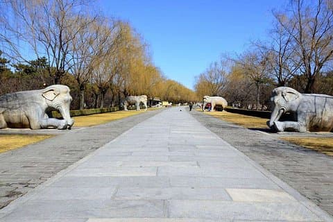 Visite privée de Beijing des tombeaux Ming, des collines parfumées et de la rue Qianmen