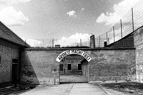 Privétour door het Terezin Nazi WWII Camp met kasteel en lunch