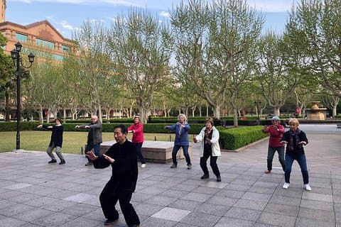 Privat rundtur i Shanghais höjdpunkter med hämtning och lokal delikatess