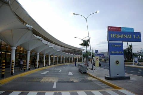 Privater Jomo Kenyatta Internationaler Flughafen JKIA Transfers zu Nairobi Hotels