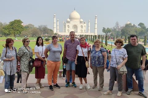 Tour guiado a pie de medio día al Taj Mahal y la boutique de la ciudad vieja de Agra