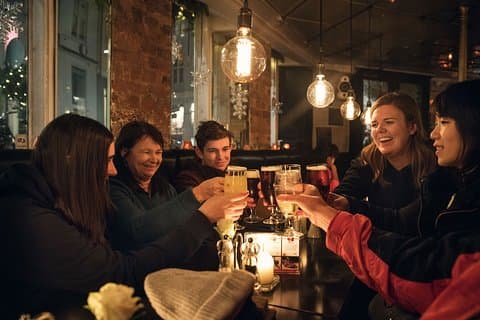 Vesterbro Tour med øl og pubbesøg - max 10 personer