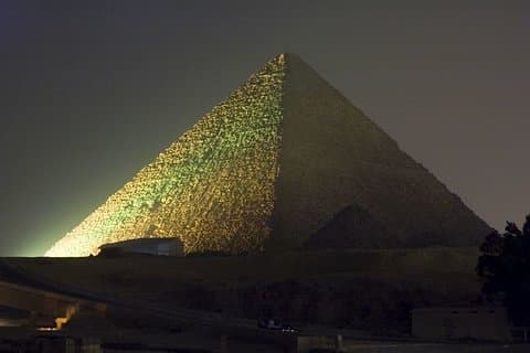Spettacolo di suoni e luci delle piramidi al Cairo