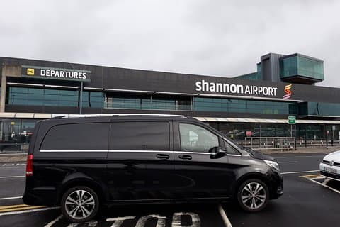 De l'aéroport de Shannon à la ville de Galway via les falaises de Moher