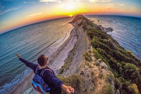Albania: excursión en jeep a la bahía de Cape Rodon con almuerzo y degustación de vino todo el día desde Tirana