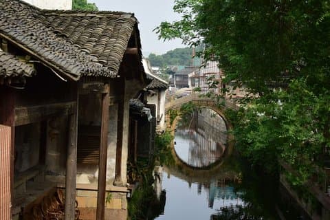 Privat transfer mellan Wuxi Huishan Old Town och City Hotel