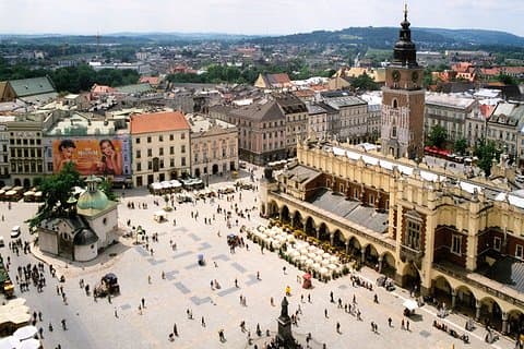 Recorrido por lo más destacado del casco antiguo de Cracovia y Kazimierz en coche eléctrico