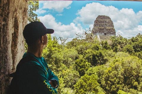 Tour durch den Tikal-Nationalpark ab der Grenze zu Belize