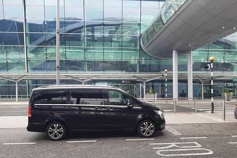 Dall'Aeroporto di Dublino al Castello di Ballynahinch Premium Car Service