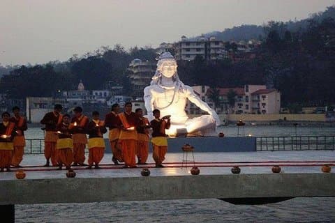 ハリドワールとリシケシの1日ツアー