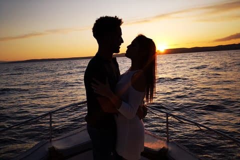 Sunset + Overnight on the boat + Breakfast