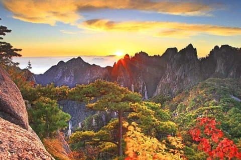 Excursão privada de 2 dias ao Monte Huangshan e Vila Xidi saindo de Xangai de trem-bala