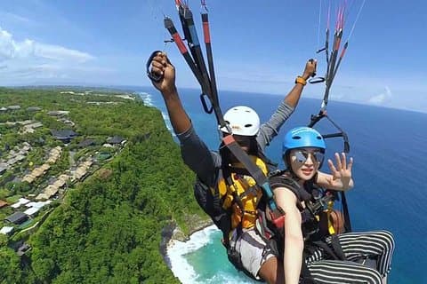 BALI PARAGLIDING Flyga, svinga och sväva över havet med privat transfer