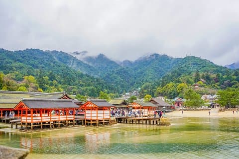 Tour privato di un'intera giornata a Miyajima da Hiroshima