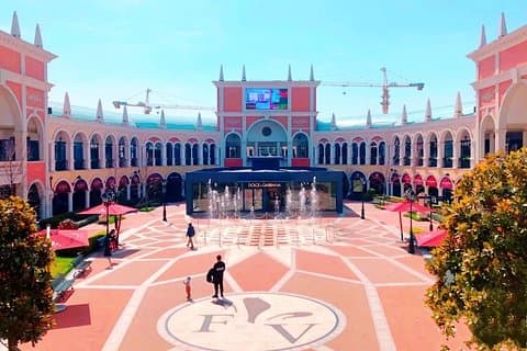 Shanghai Pudong Outlets Mall Traslado de ida y vuelta privado desde el área de la ciudad