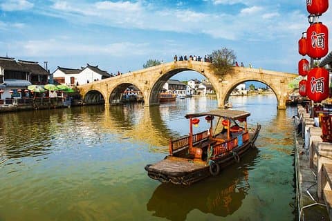 Excursão privada muçulmana de um dia em Xangai para a cidade aquática de Zhujiajiao e cruzeiro pelo rio Huangpu
