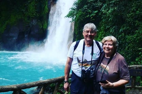 Transfert aller simple de l'hôtel Rio Celeste Hideawey à SJO ou à l'aéroport jusqu'à 8 passagers