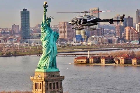 Rundtur i skyn över Manhattan: Helikopterflygning över New York