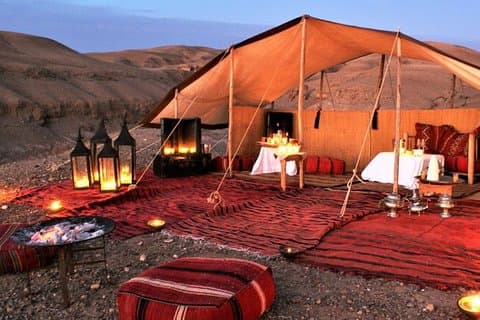 Marrakesch : Abendessen in der Wüste Agafay, Sonnenuntergang Kamelreiten & Feuershow