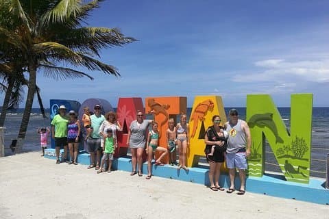 Tour privato di mezza giornata e spiaggia di Roatan