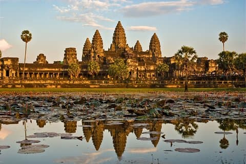 Viaggio condiviso di un giorno ai templi di Angkor con tramonto