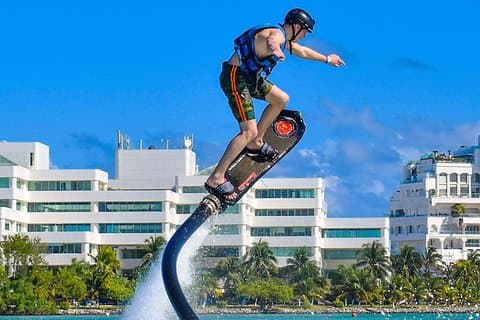 HOVERBOARD ekstrem aktivitet i CANCUN. Fly over det meksikanske karibien