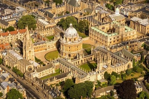 Volte no tempo com o Oxford Private Day Tour