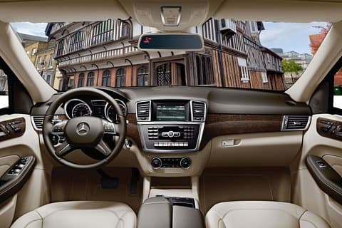Privater Transfer von Southampton City zum Flughafen Bournemouth (BOH)