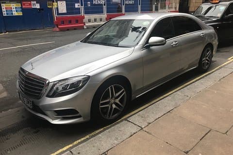 Privat transfer från Heathrow flygplats till Gatwick flygplats (E Class Mercedes)