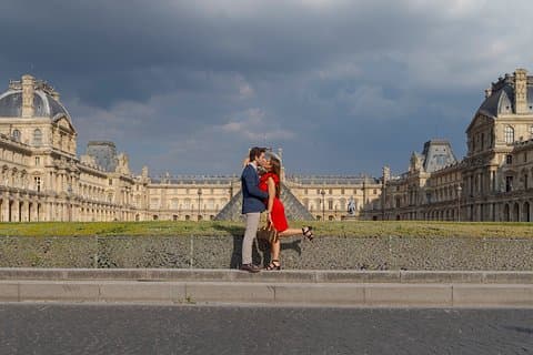 Propuesta en el centro de París con sesión de fotos y video