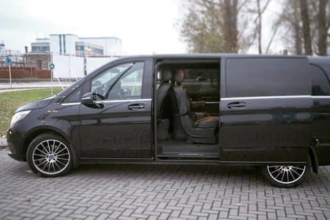 Taxi Brussel - Tomorrowland Boom (1 til 8 seter)